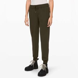 Lululemon On the Fly Jogger Luxtreme 25" Active Pants Dark Olive Size 4